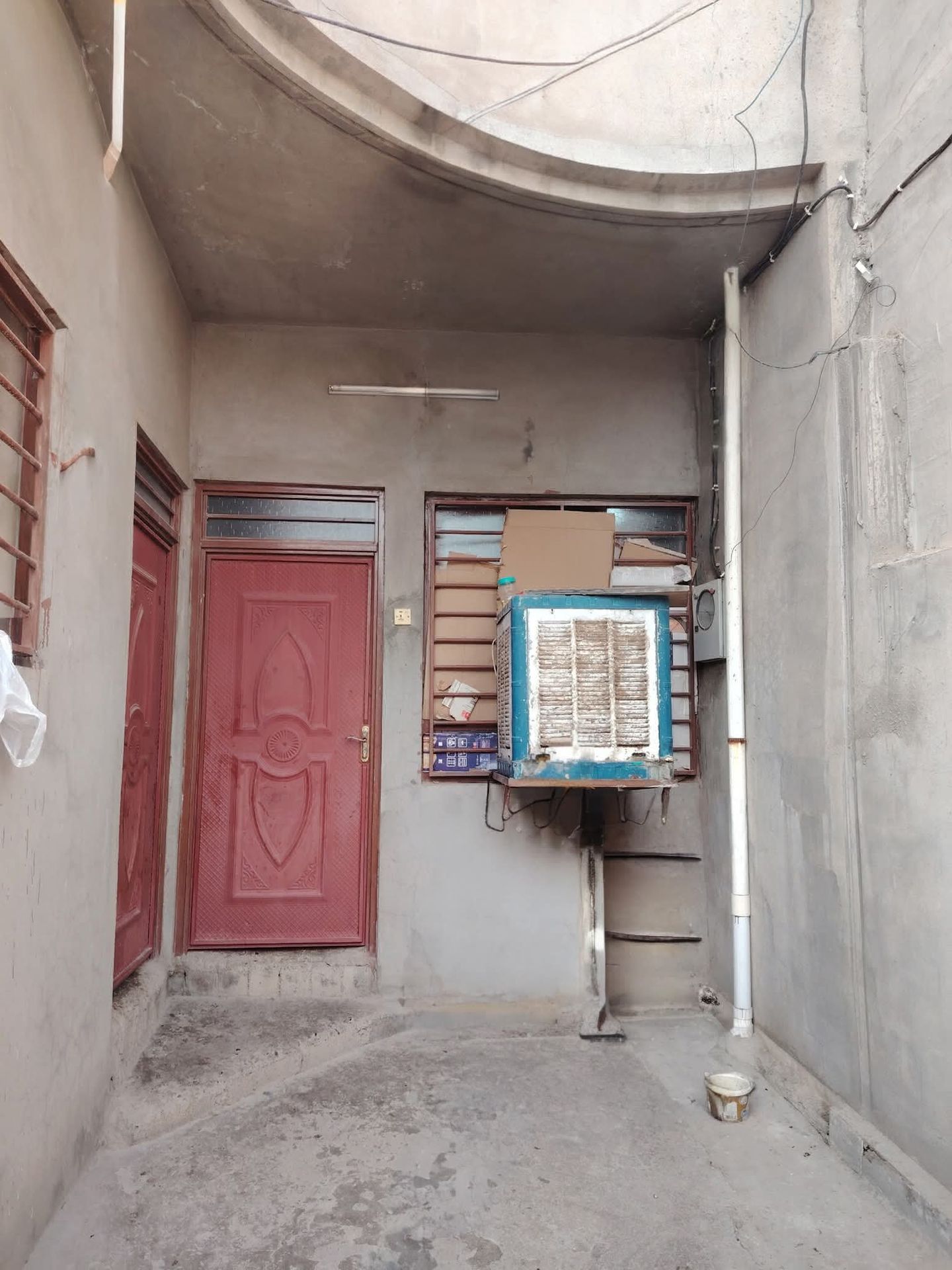 دار للبيع مساحه 100 متر طابقين  ✅موصل حي الانتصار شارع 60خلف جامع الغرباء سند طابوالزهور شرط التحويليتكون من 3 غرف نوم 💤 وهولين واستقبال ومطبخ ومشتملات وبيتونه طابق ثالث كبيره تبليط خدمات كامله 👉👉السعر 74 وبي مجال للاستفسار الاتصال الارقام التاليه 0776885548207503424865@الجميع @إشارة - Thumbnail 9