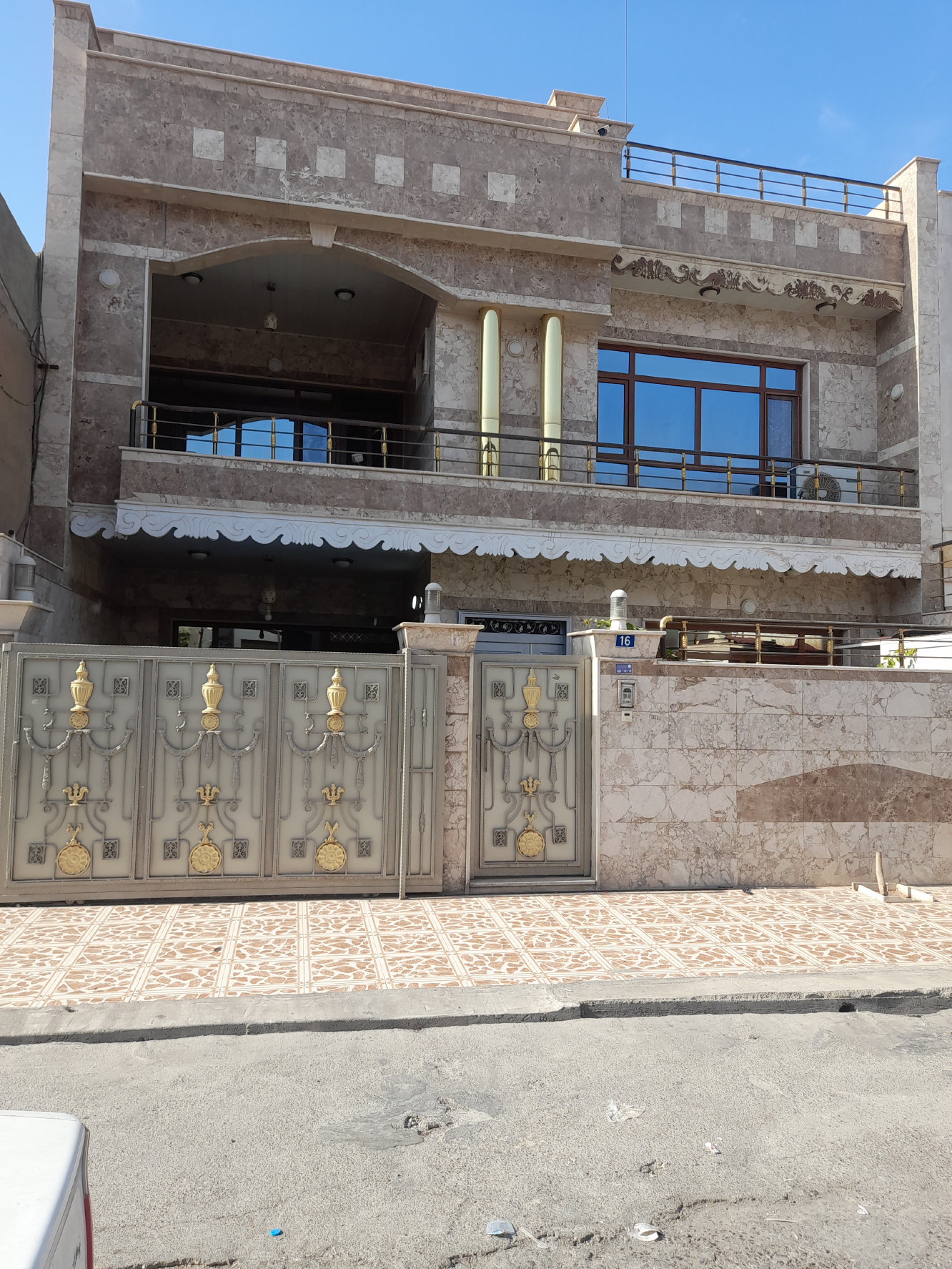  بیت للبیع