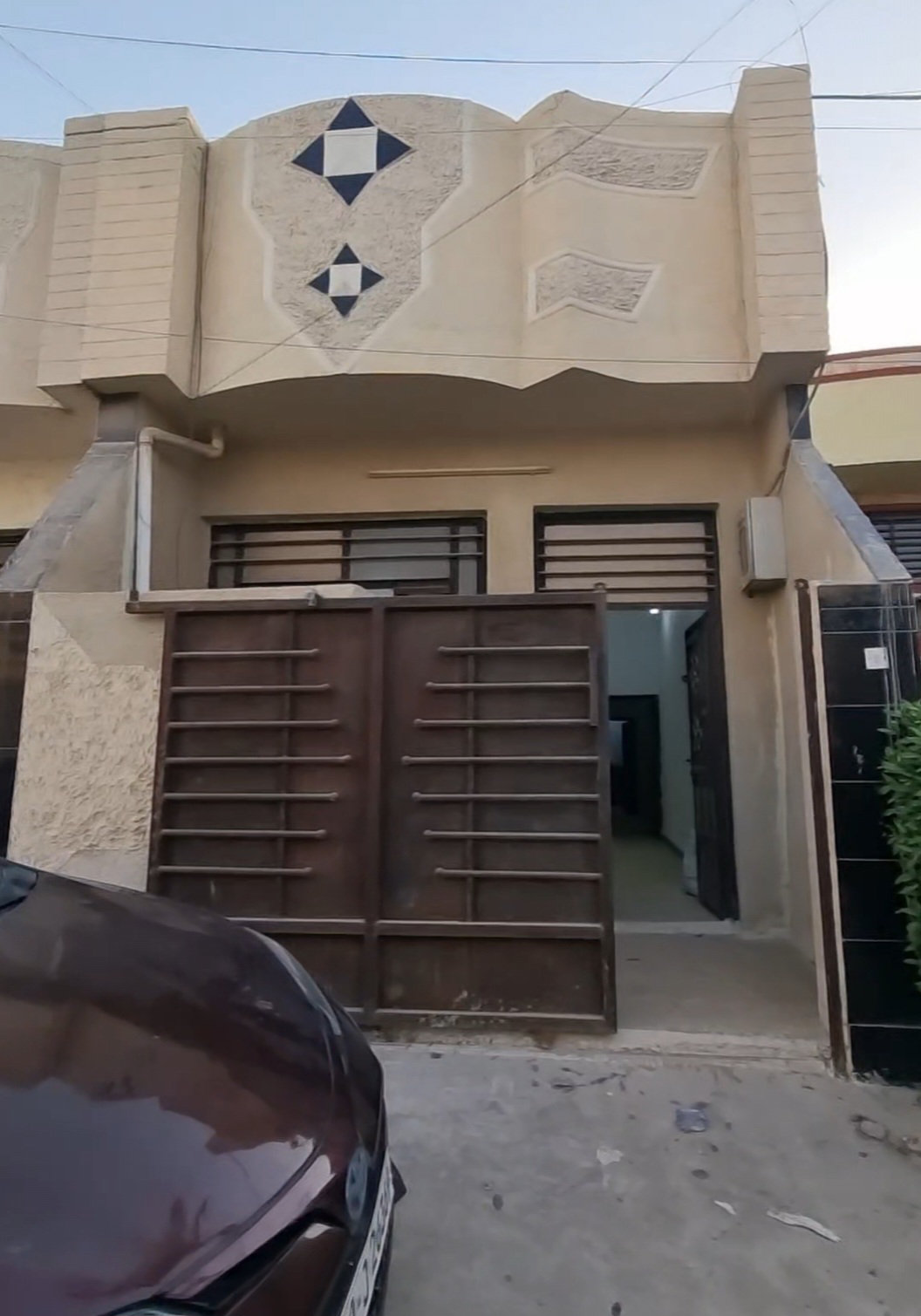 بيت طابقين 