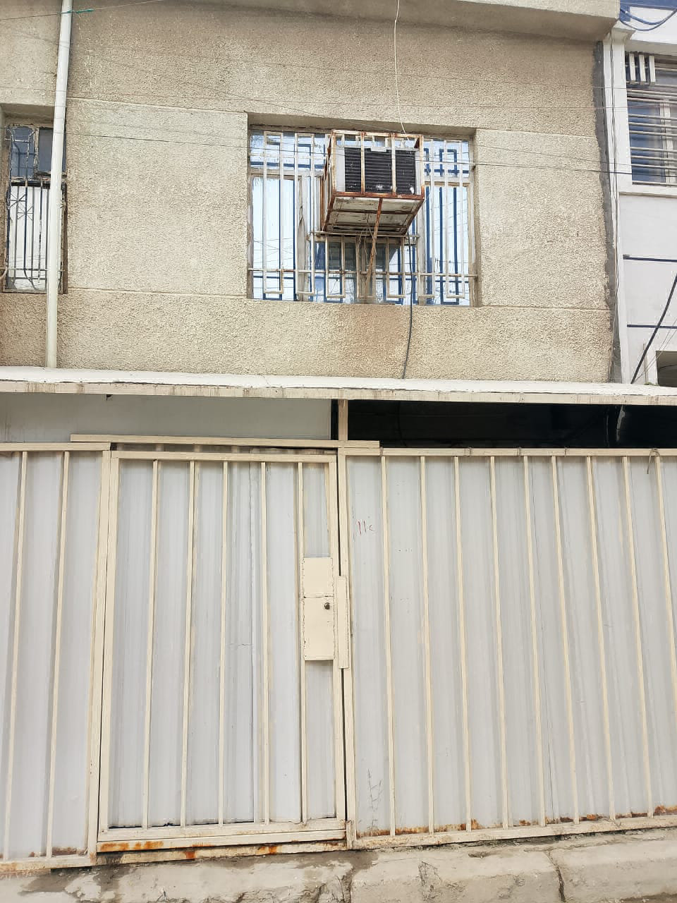منزل طابقين
