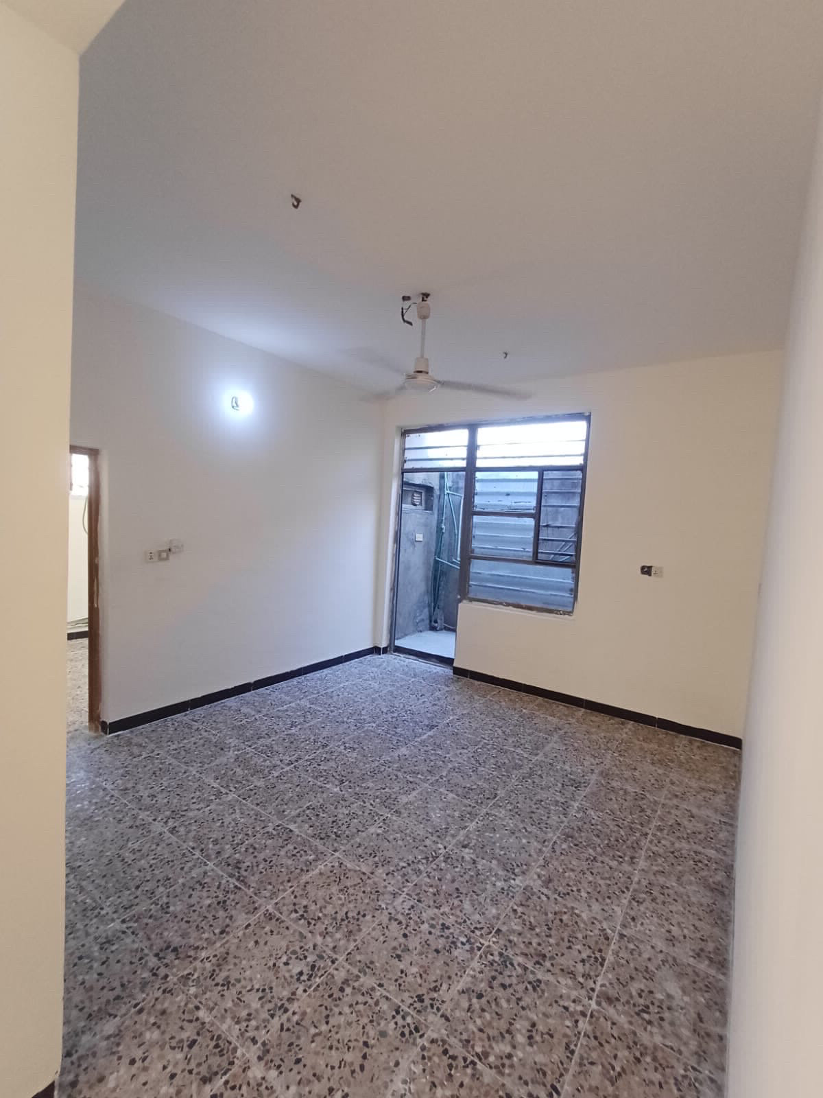 بيت للبيع في حي الجامعة