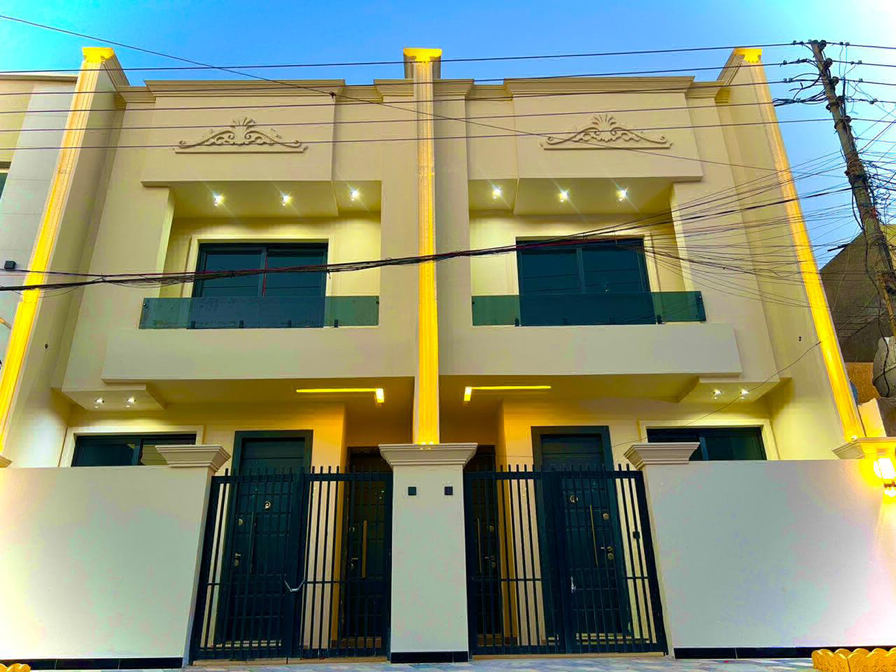  طابقين ونص