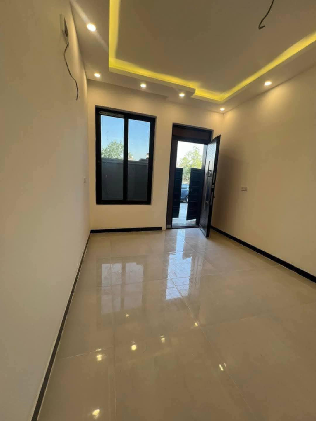 بيت طابقين 