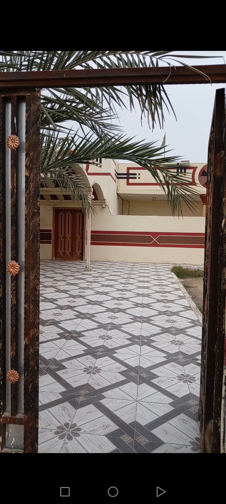 دار للبيع في حي الشيوخ